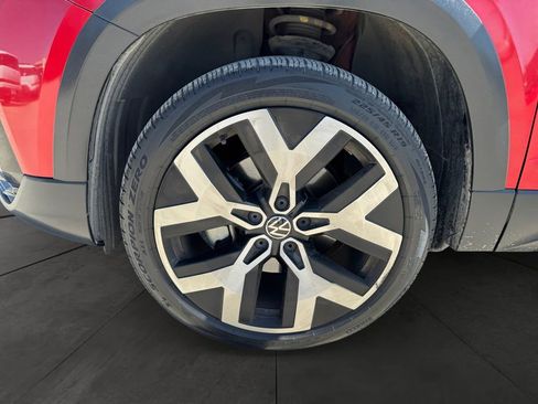 Used 2022 Volkswagen Taos SEL AWD/4WD image 14