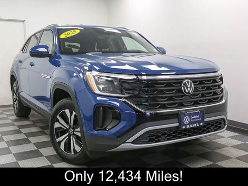 Certified 2025 Volkswagen Atlas Cross Sport SE AWD/4WD image 3