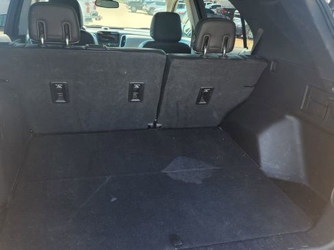 Used 2018 Chevrolet Equinox Premier FWD image 8