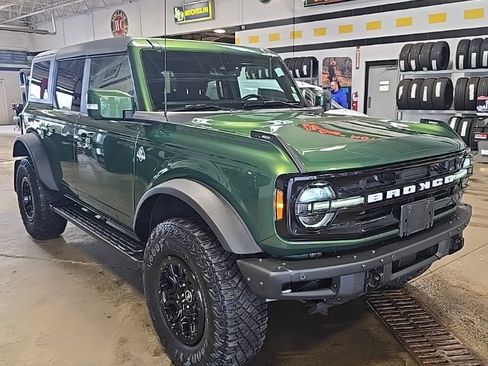 Used 2022 Ford Bronco Outer Banks w/ Sasquatch Package AWD/4WD image 11