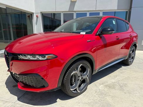 New 2026 Alfa Romeo Tonale w/ Active Assist Package AWD/4WD image 4