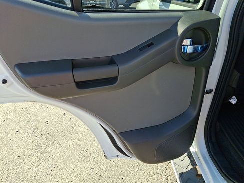 Used 2014 Nissan Xterra S AWD/4WD image 19