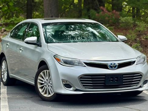 Used 2013 Toyota Avalon XLE Premium FWD image 1
