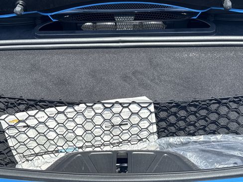 Used 2021 Chevrolet Corvette Stingray Premium Conv w/ Z51 Performance Package image 32