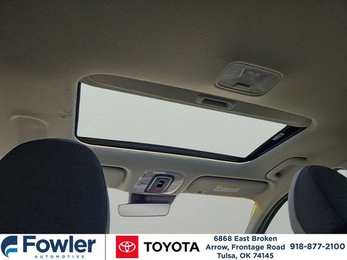 Used 2023 Hyundai Elantra Limited FWD image 17