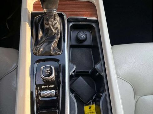 Used 2019 Volvo S60 T6 Momentum w/ Multimedia Package AWD/4WD image 22
