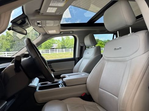 Used 2025 Ford Expedition Max Platinum AWD/4WD image 13