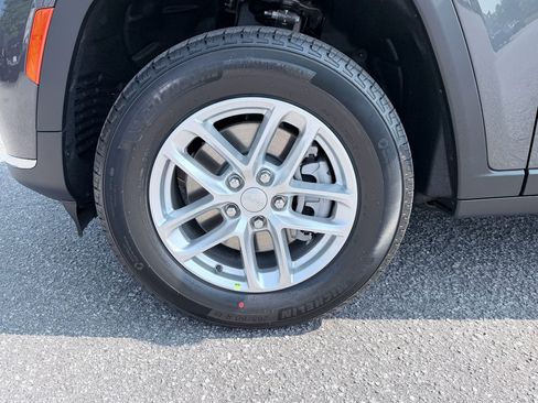 New 2026 Jeep Grand Cherokee L Laredo RWD image 31