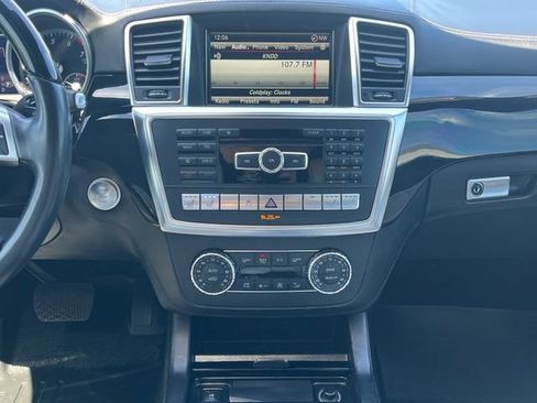 Used 2016 Mercedes-Benz GL 550 4MATIC image 25