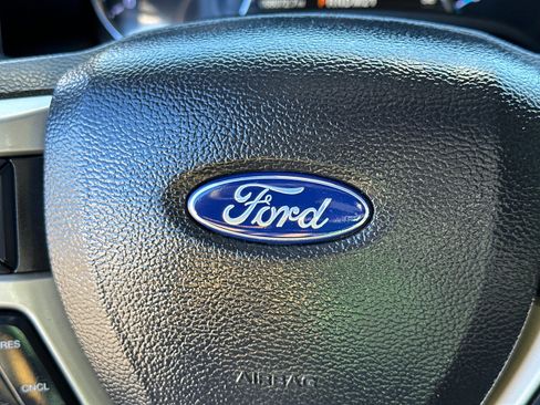 Used 2018 Ford F350 Lariat w/ Chrome Package image 25