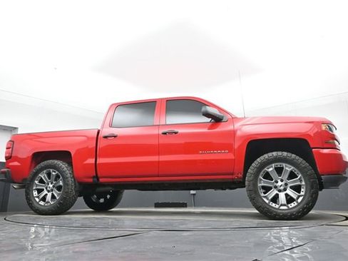 Used 2018 Chevrolet Silverado 1500 Custom w/ Custom Value Package image 47