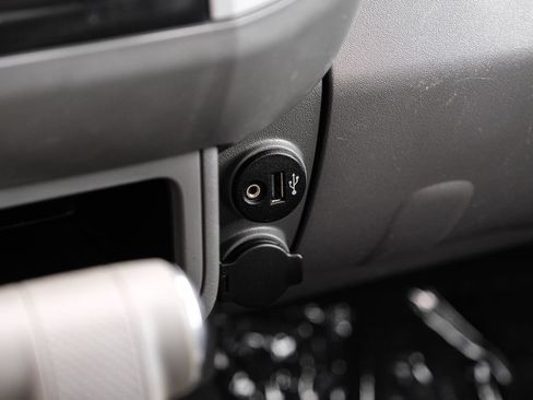 Used 2019 Nissan Frontier S RWD image 23