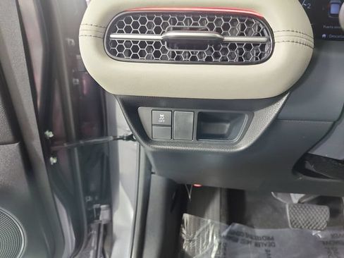 Used 2025 Honda HR-V EX-L image 14