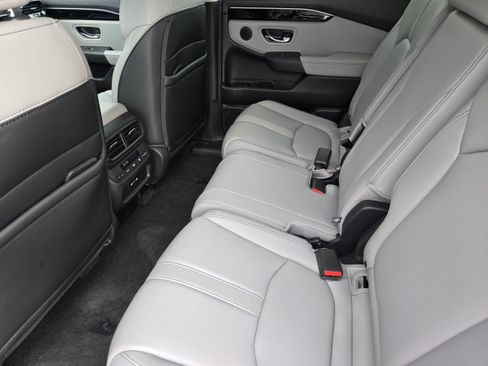 Used 2025 Honda Pilot Touring image 26