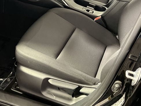 Used 2025 Toyota Corolla LE FWD image 15