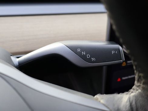 Used 2021 Tesla Model Y Long Range image 29