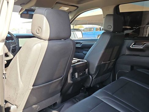 Used 2025 Chevrolet Silverado 1500 RST w/ Redline Edition AWD/4WD image 16
