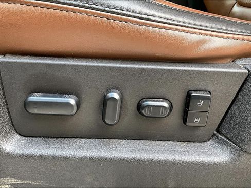 Used 2014 Ford F150 Platinum AWD/4WD image 32