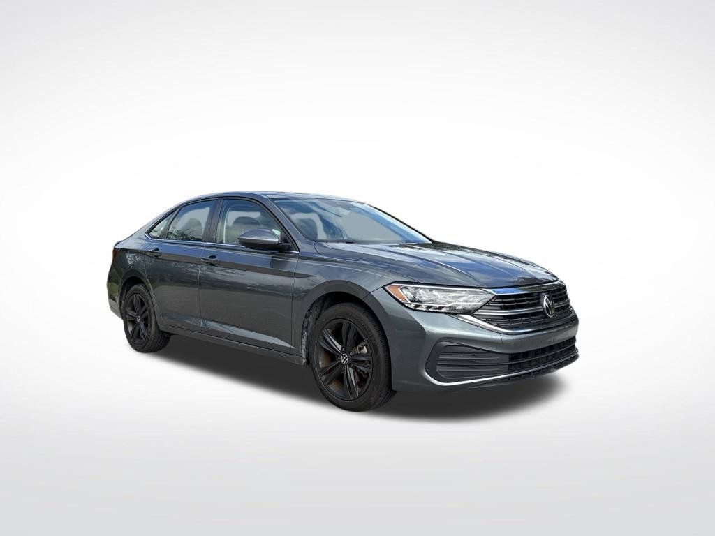 Used 2024 Volkswagen Jetta SE FWD image 2