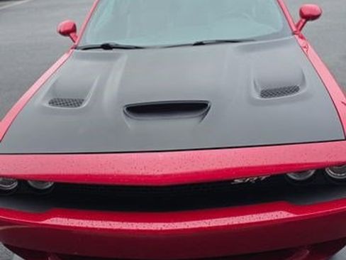 Used 2016 Dodge Challenger SRT Hellcat RWD image 1