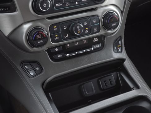 Used 2019 GMC Yukon XL Denali w/ Open Road Package image 18