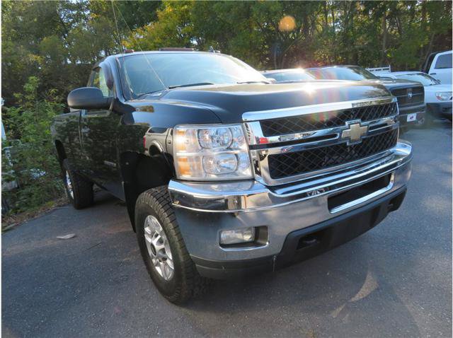 Used 2011 Chevrolet Silverado 2500 LT w/ Interior Plus Package AWD/4WD image 11
