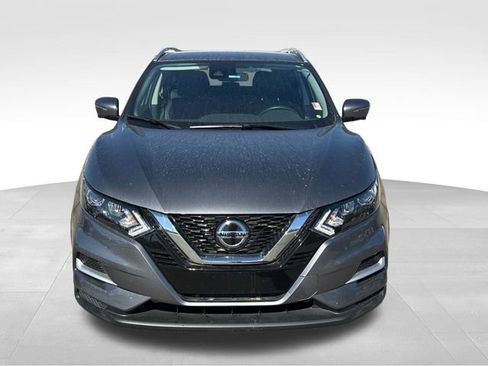 Used 2022 Nissan Rogue Sport SL image 2