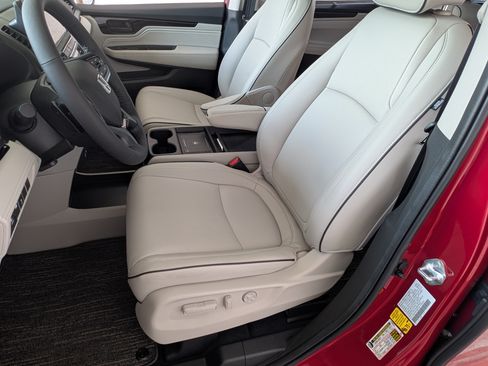 Used 2026 Honda Odyssey Touring image 17