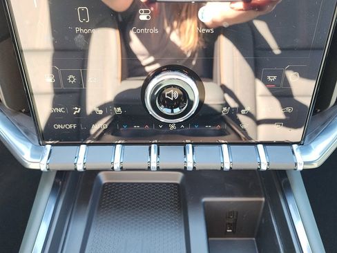 New 2026 GMC Acadia AT4 w/ Super Cruise Package image 32