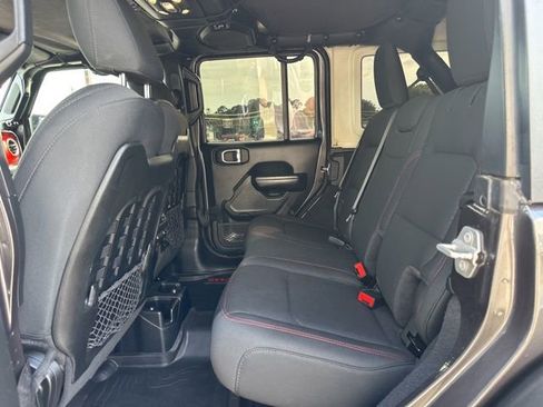 Certified 2021 Jeep Wrangler Unlimited Rubicon AWD/4WD image 29