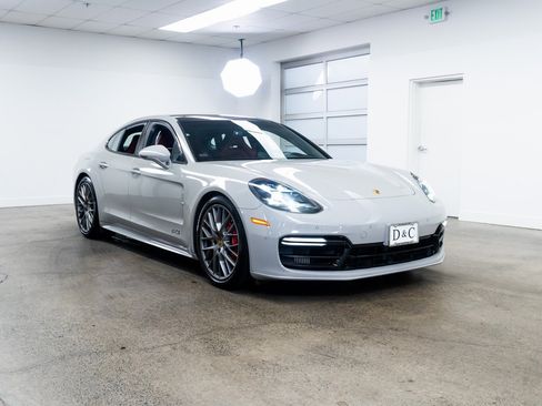 Used 2020 Porsche Panamera GTS image 29
