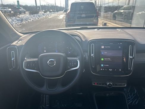 Certified 2025 Volvo XC40 B5 Plus image 18