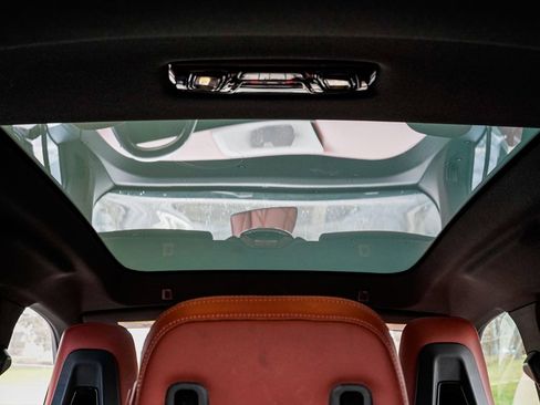 Used 2023 BMW iX xDrive50 w/ Sport Package image 16