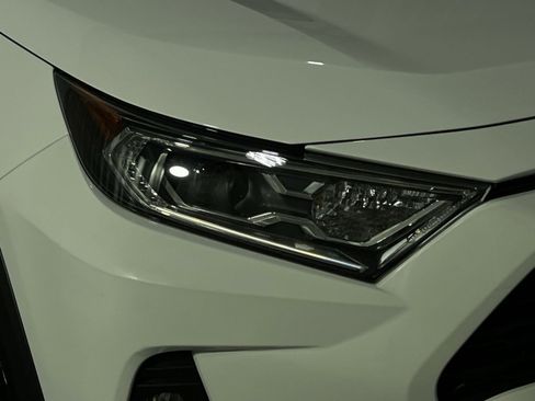 Used 2021 Toyota RAV4 XLE w/ XLE Grade Weather Package AWD/4WD image 21