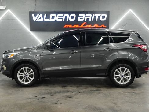Used 2017 Ford Escape SE FWD image 9