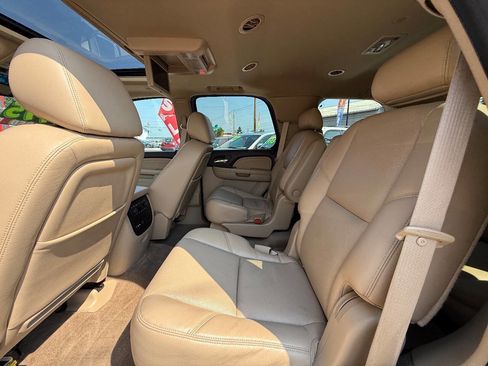 Used 2010 GMC Yukon Denali image 21