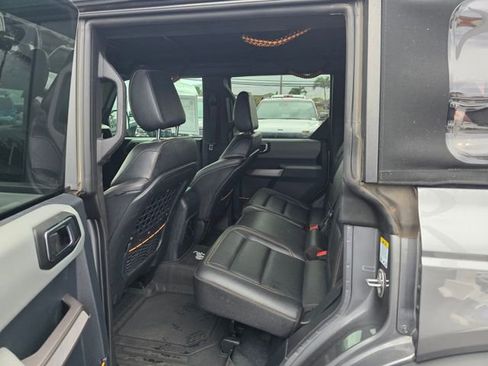 Used 2023 Ford Bronco Badlands image 10