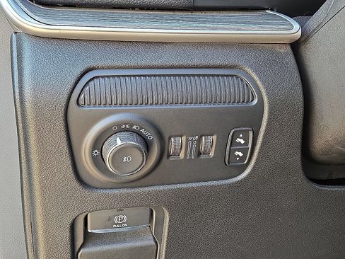 Used 2024 Jeep Wagoneer Series II w/ Flexible Seating Group RWD image 26