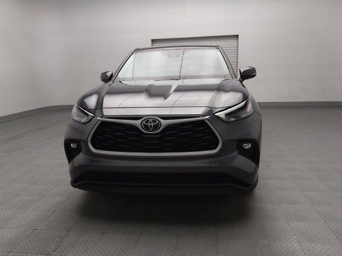 Used 2022 Toyota Highlander LE image 15