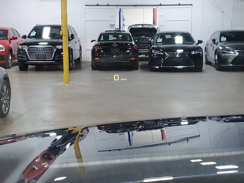 Used 2019 Chevrolet Tahoe Premier w/ Premier Plus Edition RWD image 41