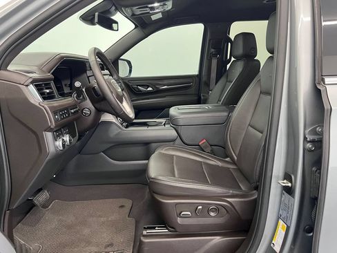 Used 2023 GMC Yukon XL Denali AWD/4WD image 5