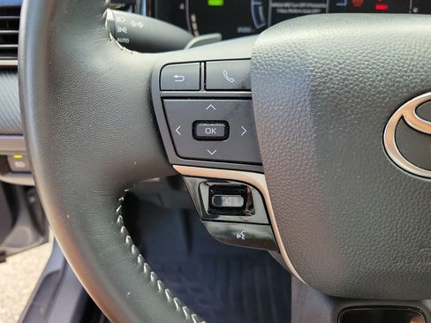 Used 2025 Toyota Camry SE image 20