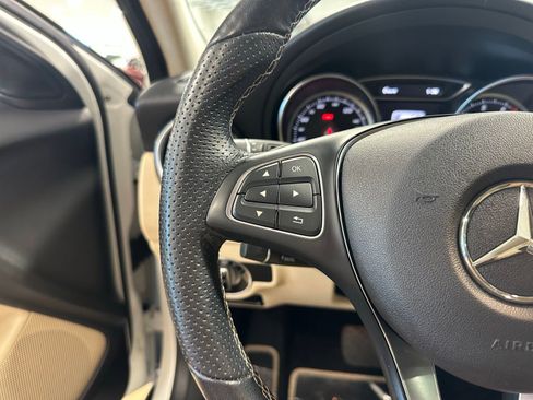 Used 2019 Mercedes-Benz GLA 250 4MATIC image 17