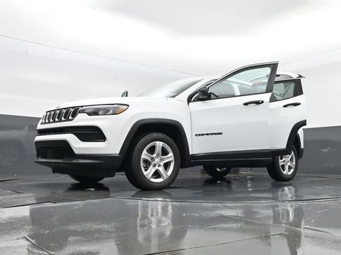 Used 2023 Jeep Compass Sport AWD/4WD image 31