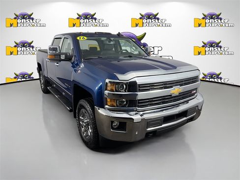 Used 2016 Chevrolet Silverado 2500 LTZ image 3