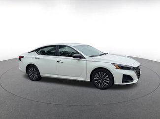 Used 2025 Nissan Altima 2.5 SV FWD video 2