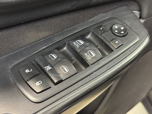 Used 2016 Jeep Cherokee Latitude w/ Safety/Convenience Group image 9