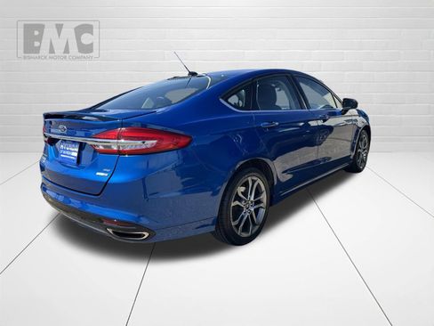 Used 2017 Ford Fusion SE w/ Equipment Group 201A AWD/4WD image 3