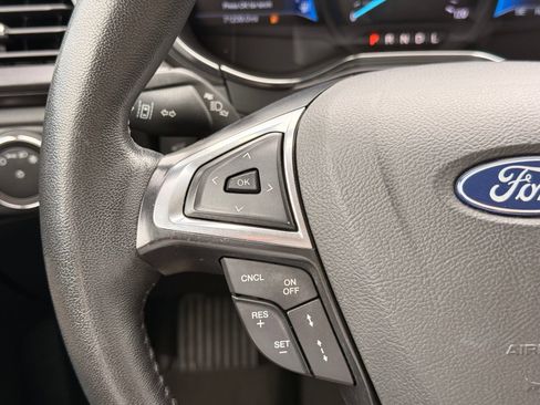 Used 2018 Ford Fusion Titanium FWD image 28