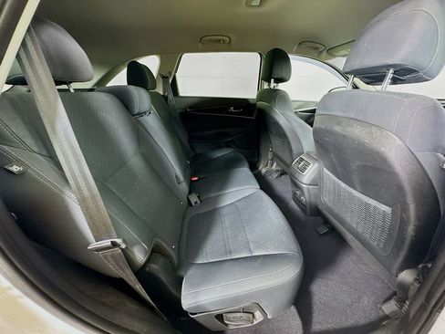 Used 2017 Kia Sorento LX w/ LX Convenience Package image 31